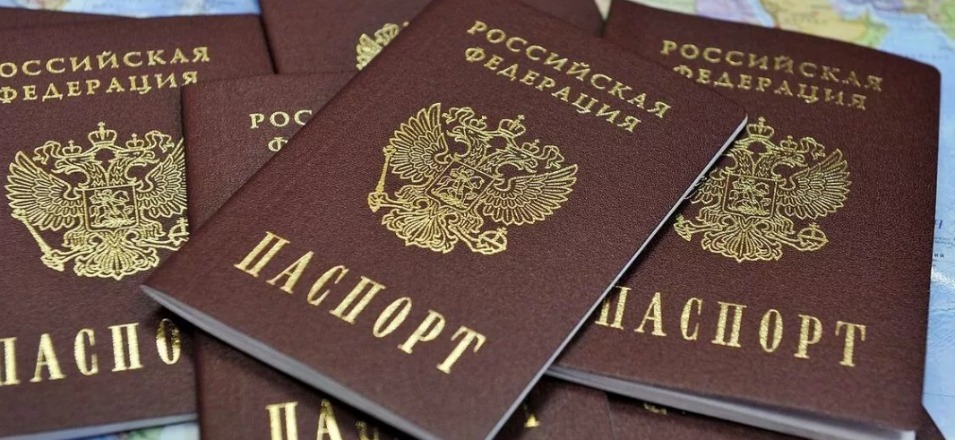 Просроченные российские паспорта и водительские удостоверения продолжат действовать