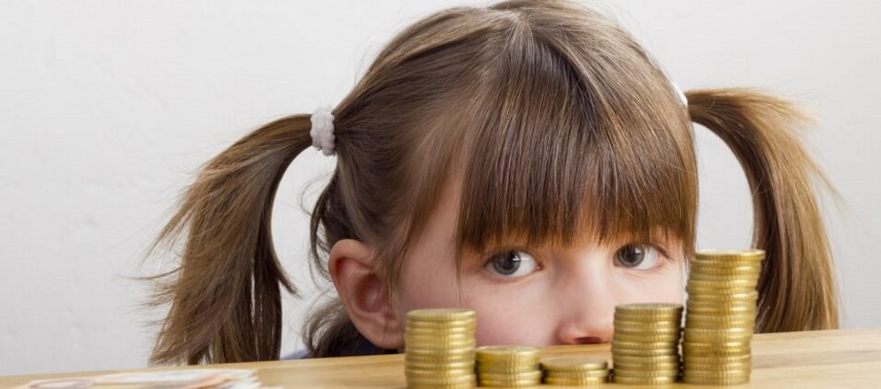 Ежемесячную выплату на ребенка от 3 до 7 лет можно будет оформить в МФЦ