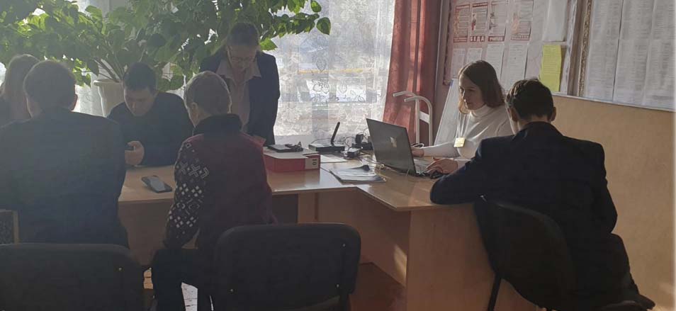 Работники МФЦ провели акцию «Пушкинская карта» в школе села Маккавеево